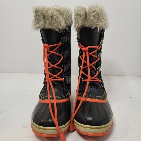Sorel Waterproof Winter Boot Size 5 - Picture 8 of 10